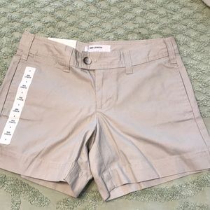 Mid Length Favorite Khaki Shorts Size 4